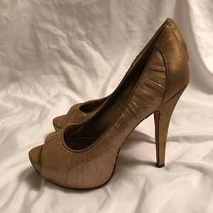 Vince Camuto Brown Heels Size 6.5